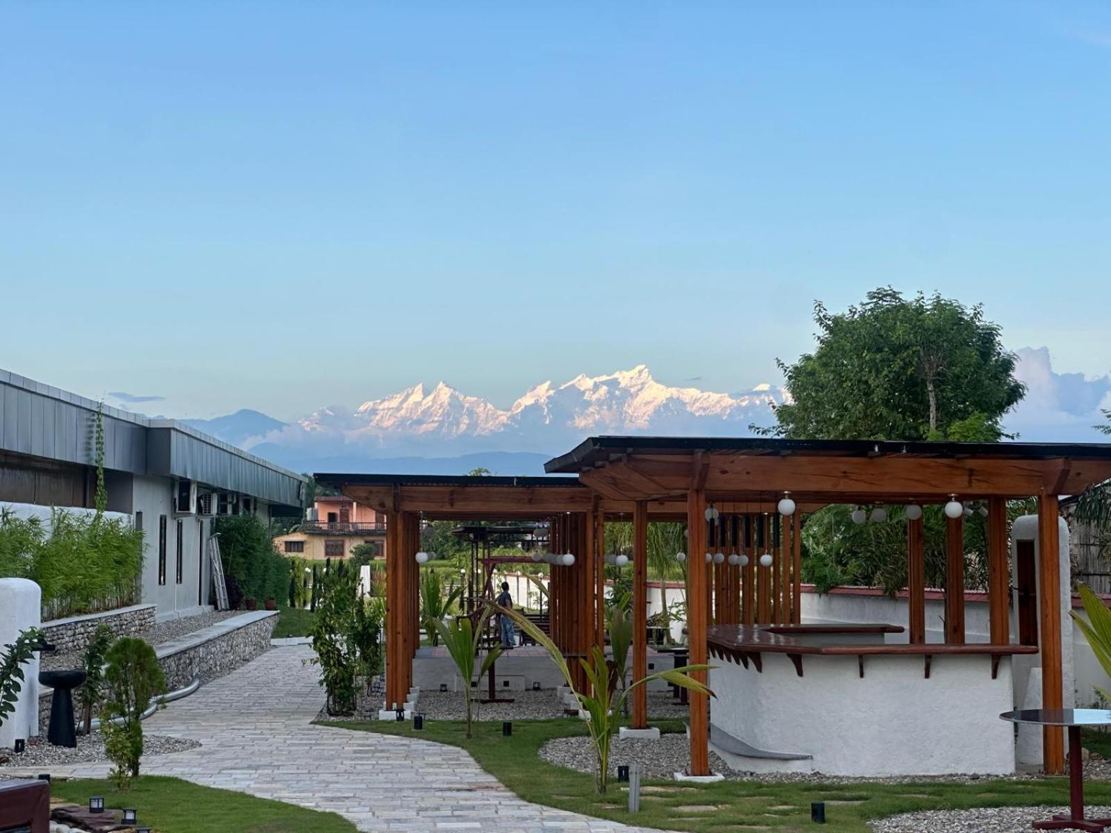 Hotel Aikawa Sauraha Exterior photo